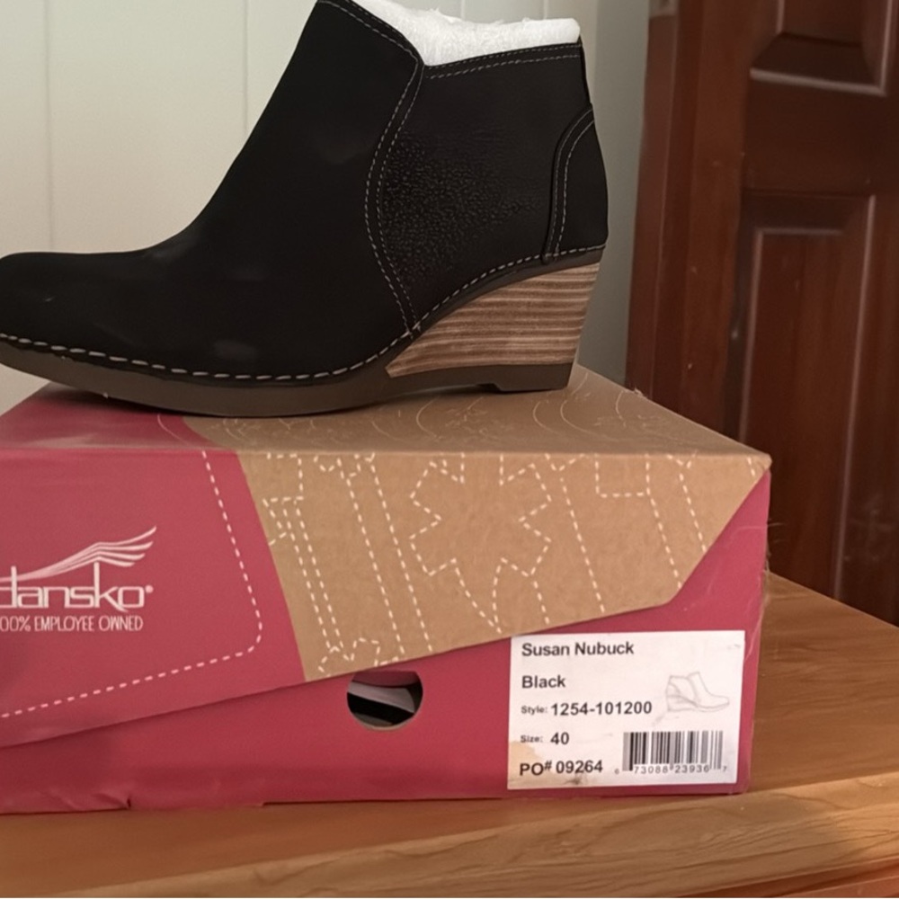 Dansko Black Mules & Clogs Comfortable Slip-On